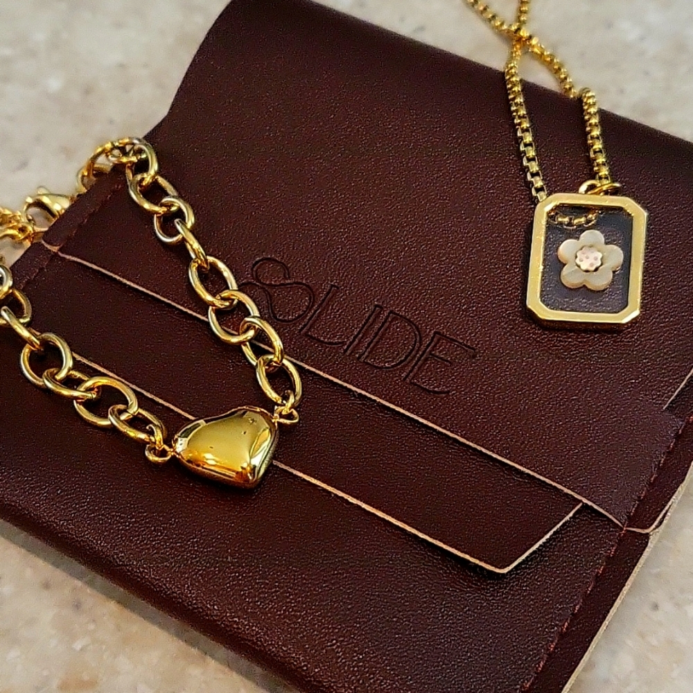 Gold Jewelry Set with Brown Holder